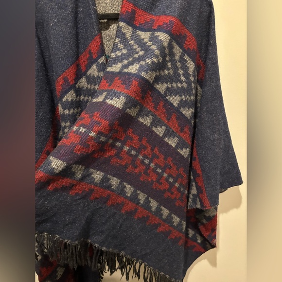 Gorgeous reversible shawl / poncho made in Turkey - Picture 4 of 8